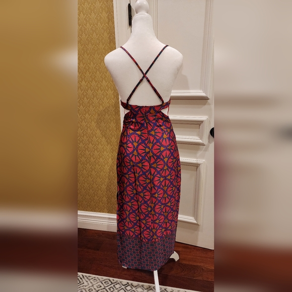 HOUSE OF HARLOW CUT OUT MAXI DRESS - Picture 3 of 5